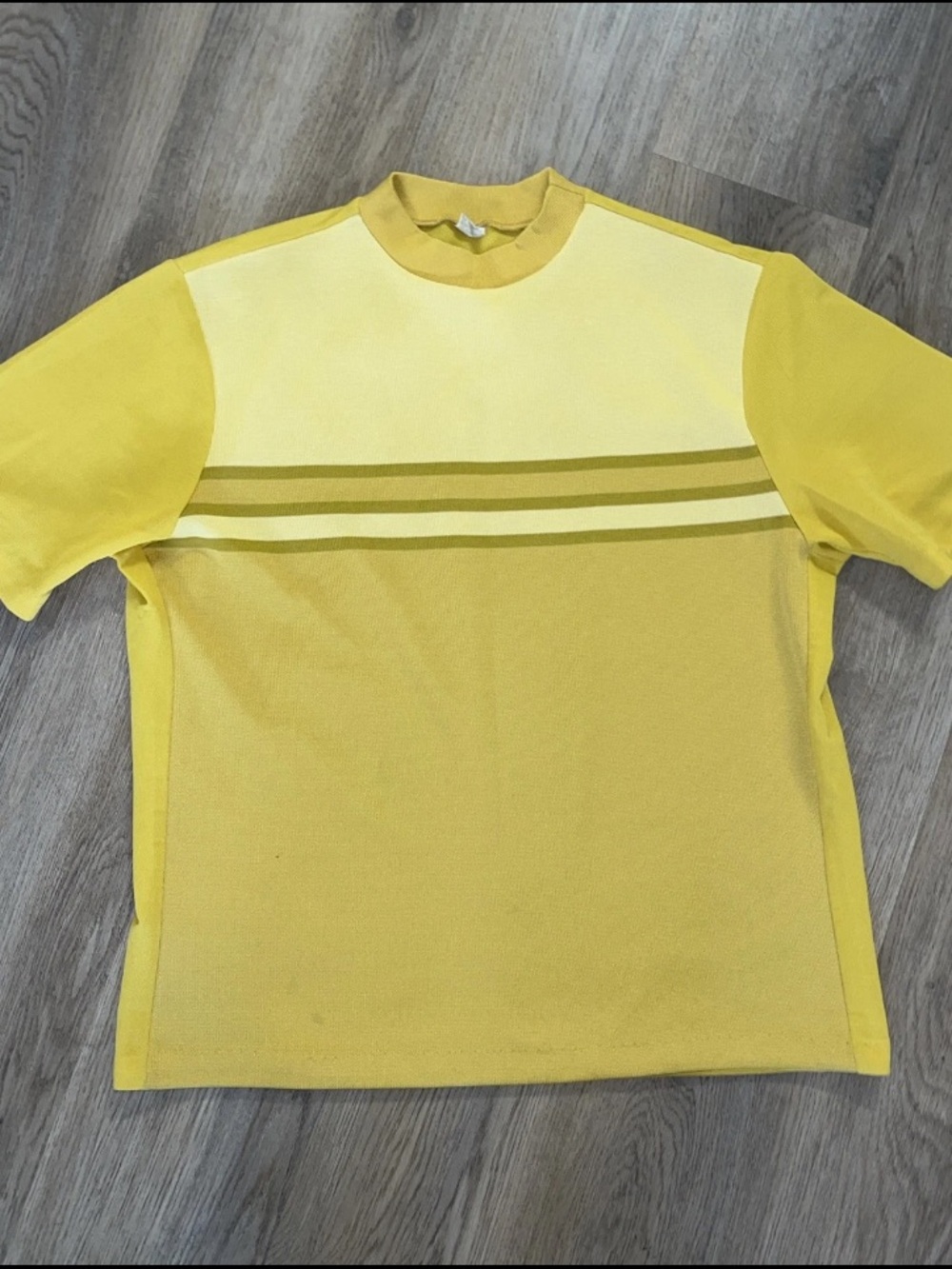 true vintage 1970 Yellow Men's Short-Sleeve Retro Stripe Crewneck Shirt